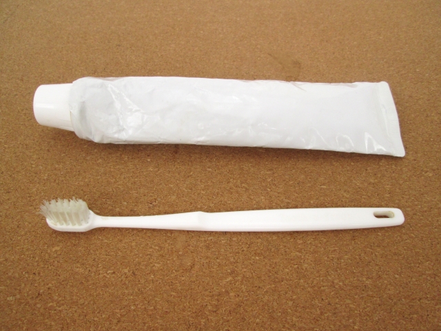生活感をなくす 歯磨き粉のラベルカバーの作り方をご紹介 ブレスマイルラボ