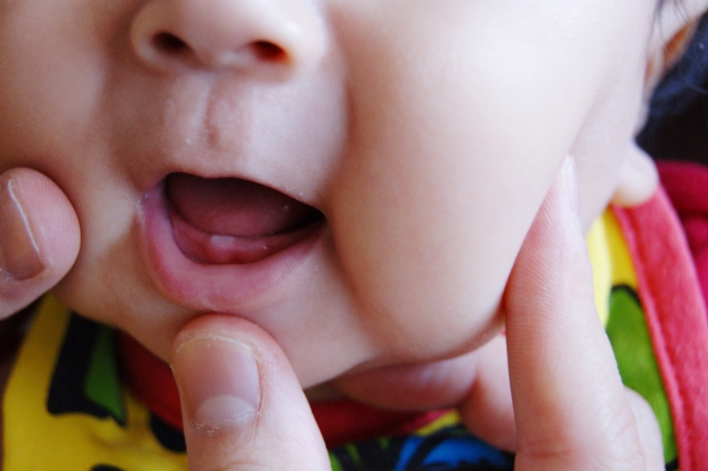 赤ちゃんの歯磨きにはガーゼがおすすめ そのやり方は ブレスマイルラボ